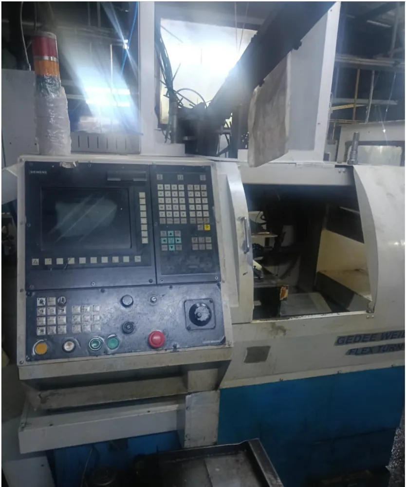 Siemens operator panel on a CNC lathe